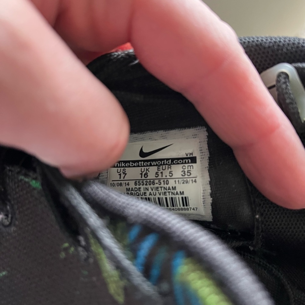 Men’s Nike size 17